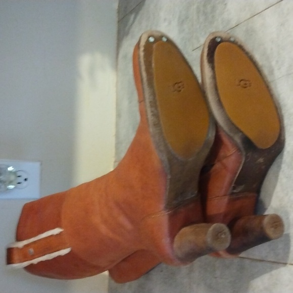 UGG BOOTS Heels - Picture 7 of 12